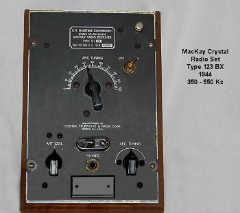 Simple three-control radio in a wood box 