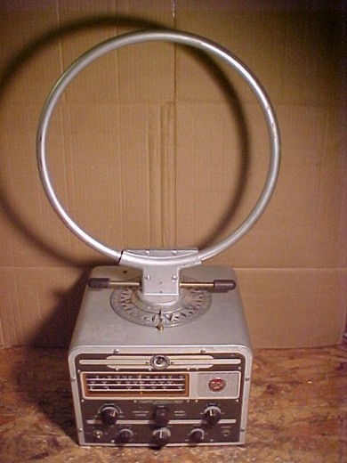 Front/top view of RMCA radio--direction-finding receiver