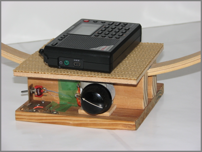 Base of Quilting Hoop Loop showing the tuning capacitor,range extending switch and clips